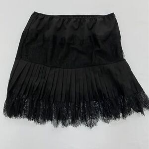 Chic Gothic Noir: Black Pleated Lace Mini Skirt L